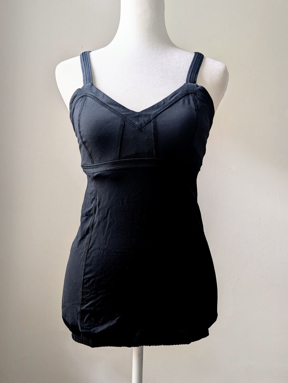 Lululemon Mesh Panels Black Women's V-Neck Built In BraTank Top